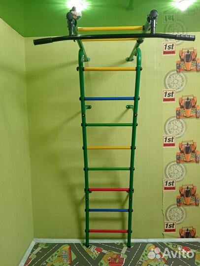 Продам спортивную стенку