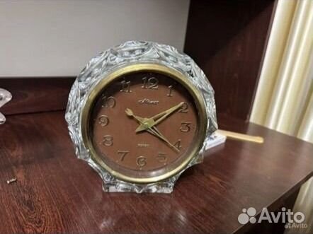 Часы хрустальные