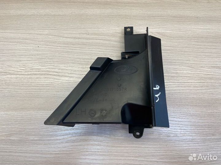 Дефлектор радиатора левый LADA X-Ray