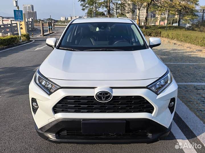 Toyota RAV4 2.0 CVT, 2022, 28 000 км