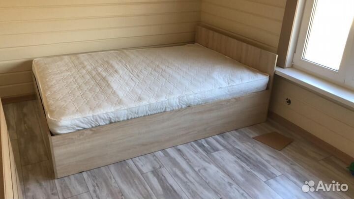 Кровать двуспальная 140х200