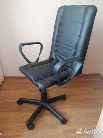 Компьютерное кресло