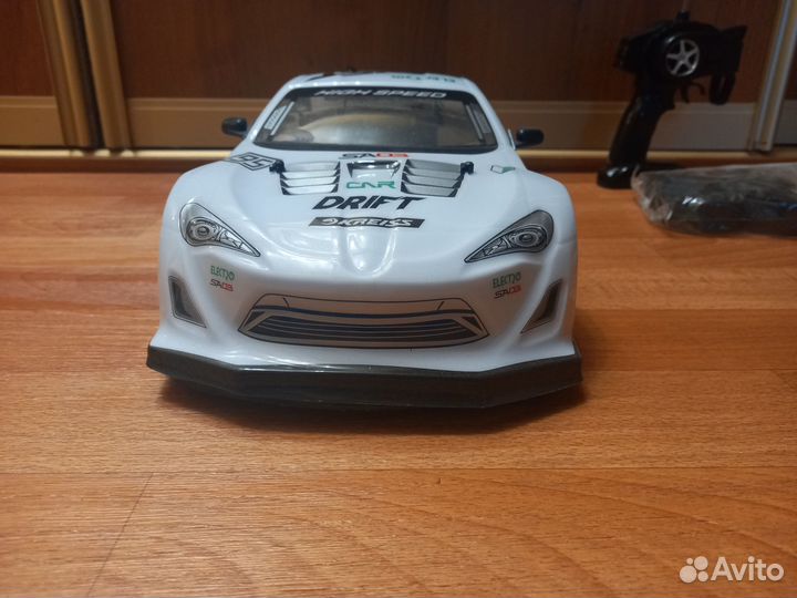 Машинка на радио управлении (дрифт)
