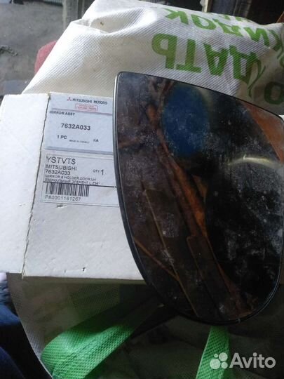 Зеркало заднего вида