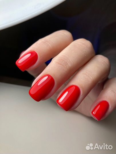 Маникюр и педикюр