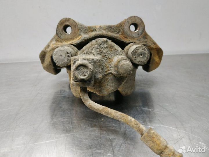 Суппорт задний левый Jeep Grand Cherokee WK2