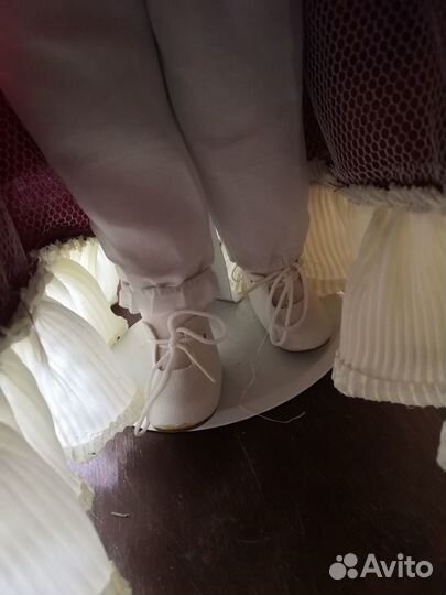 Кукла фарфоровая коллекционная