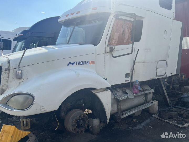 Запчасти на freightliner