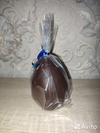 Большое шоколадное яйцо