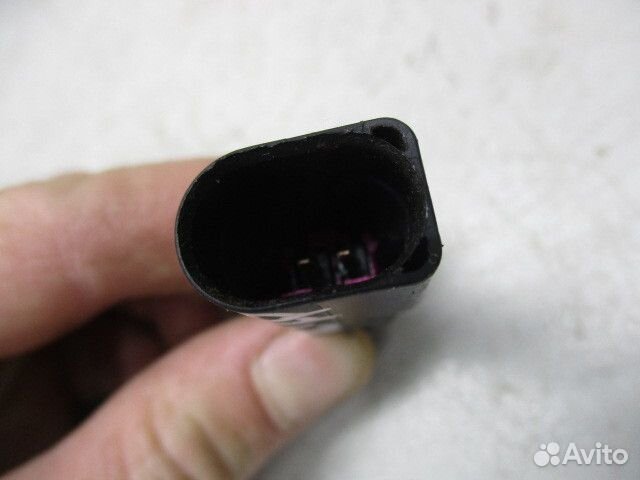 Форсунка омывателя левая Skoda Octavia 2 (A5)