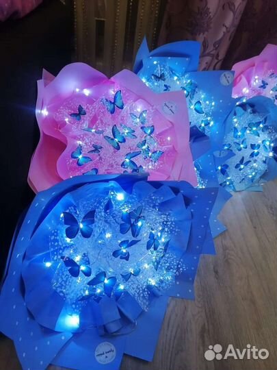 Букетики из бабочек светящиеся. Букет к 1 сентября