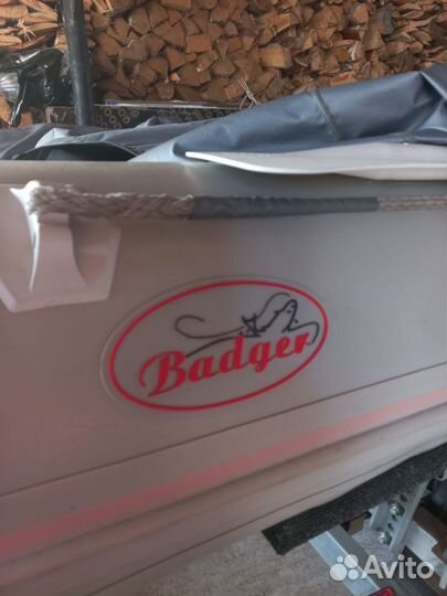 Лодка с Мотором