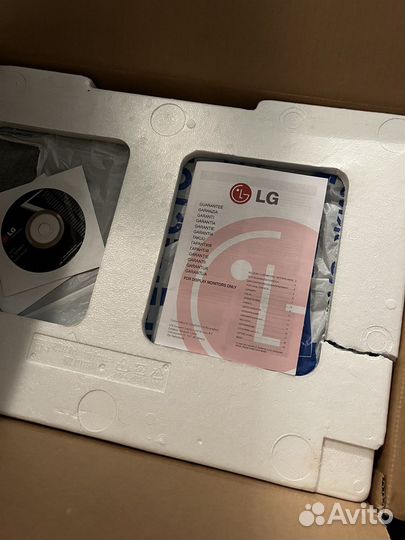 Монитор LG Flatron W2241S (55 см 21,6 inch)