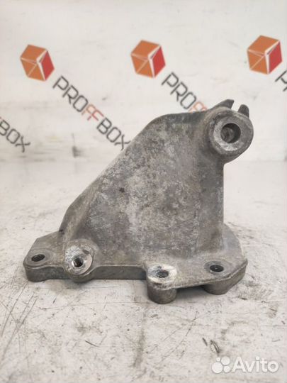 Кронштейн двигателя левый Mercedes E-Class W211