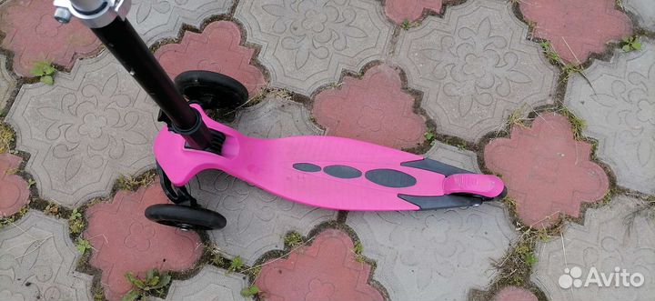 Самокат трехколесный