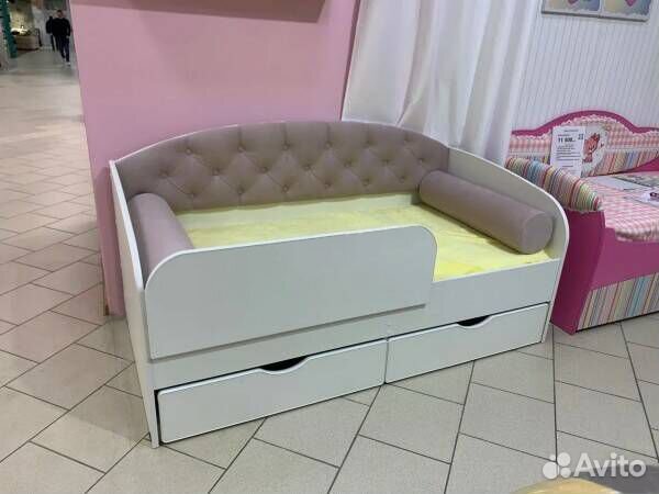 Детская кровать с мягкой спинкой и ящиками