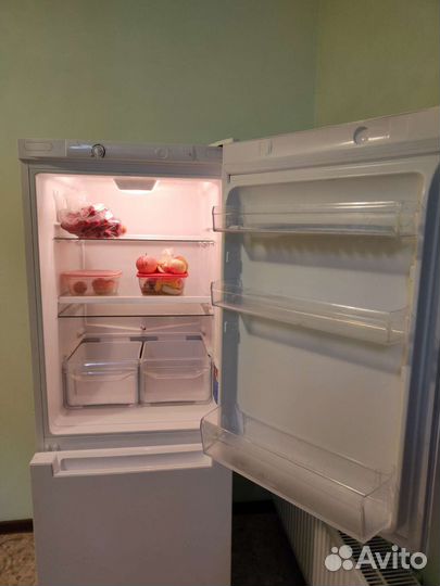 Холодильник Indesit