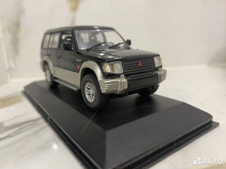 Mitsubishi Pajero 1:43 Minichamps