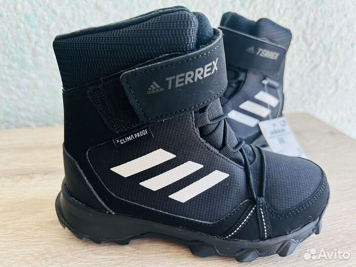 Ботинки демисезонные новые для мальчика 29 Adidas