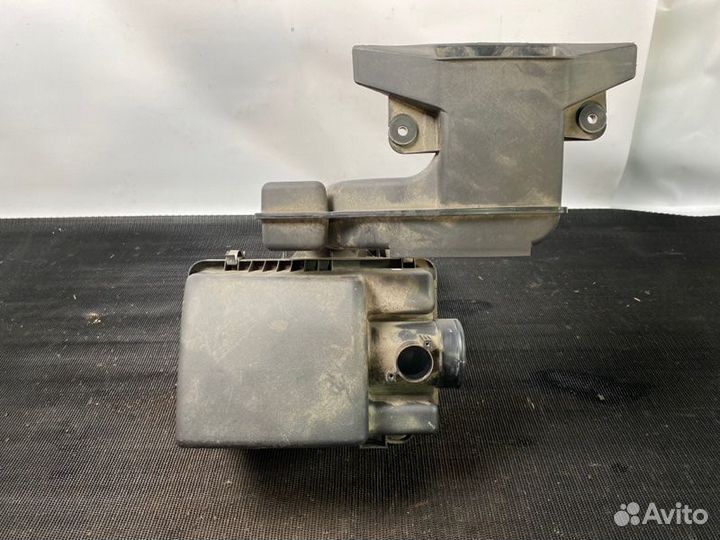 Корпус воздушного фильтра Mazda