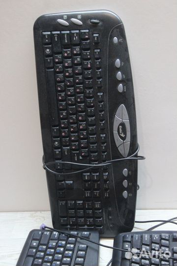 Клавиатуры разные простые около 10шт