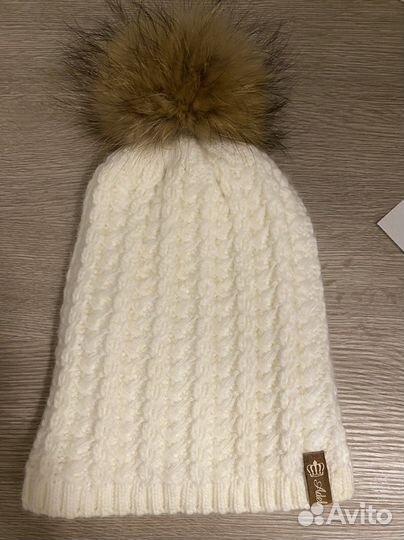 Зимняя шапка с натуральным помпоном