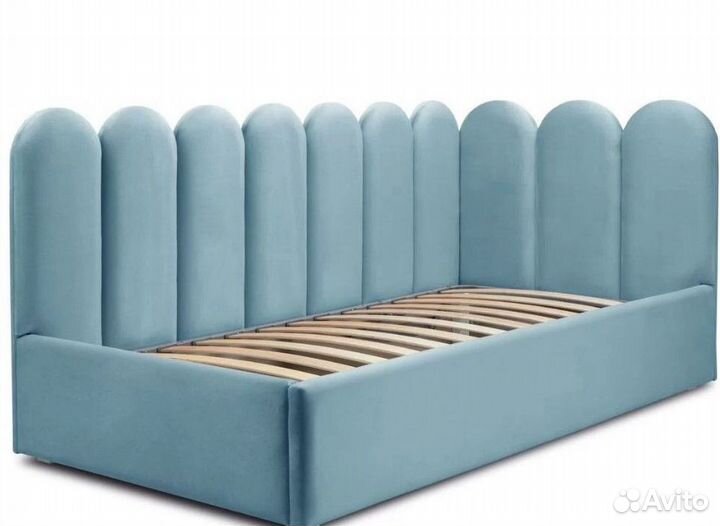 Детская кровать с мягкой спинкой