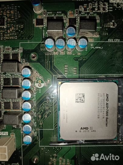 Материнская плата с процессором и памятью