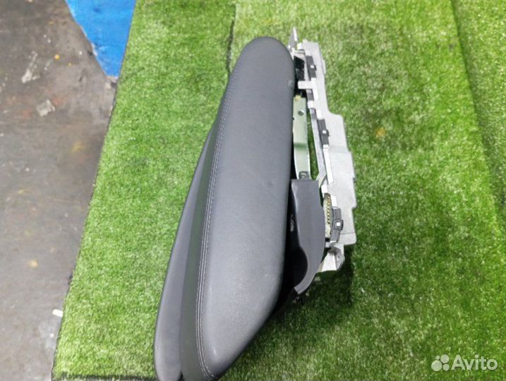 Подлокотник Audi A8 4H 4H cgwd 2012