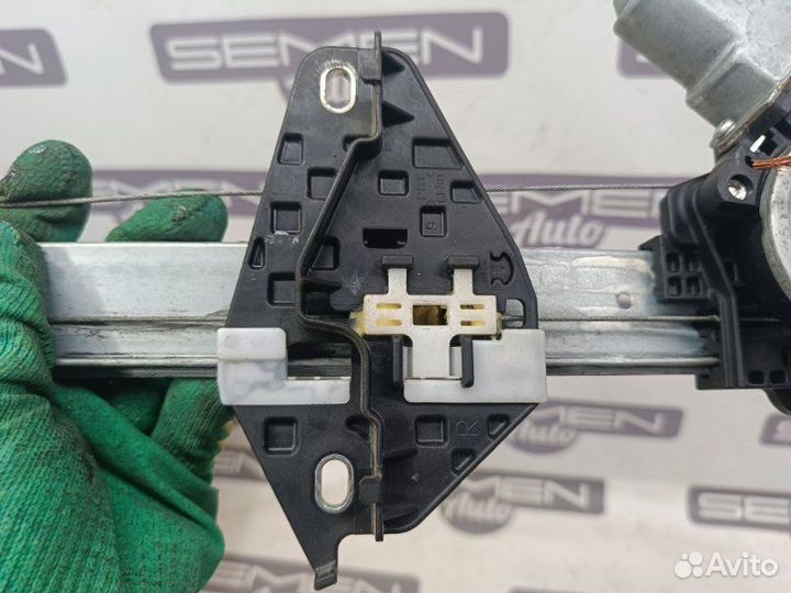 Стеклоподъемник задний правый Honda Civic FD1 FD3