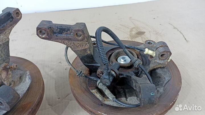 Кулак поворотный передний Шевроле Лачетти Lacetti