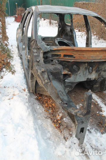 Четверть кузова передняя правая Nissan Pathfinde