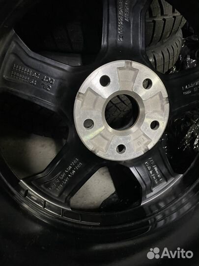 R17 Michelin Latitude X-Ice North 3+ 215/65, PCD 5x112 DIA 57.1