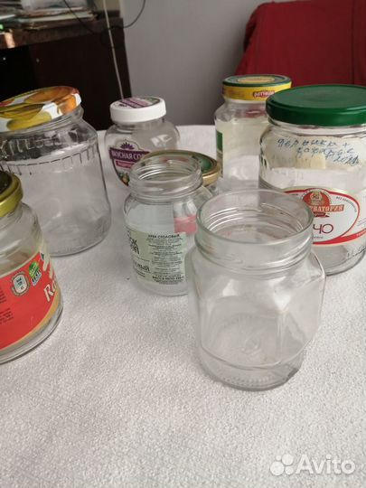Банки с крышками