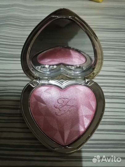 Too Faced хайлайтер