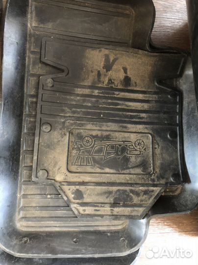 Автомобильные коврики резиновые