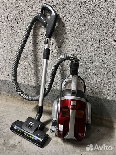 Пылесос LG Kompressor VK89383HU