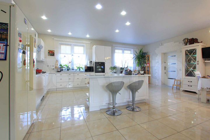 Дом 257 м² на участке 24 сот.