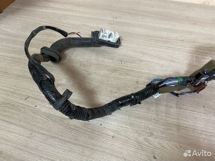 Проводка двери передней правой Nissan Avenir W11 с