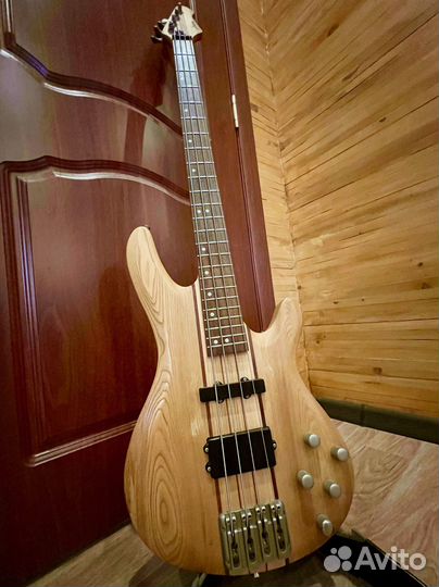 Бас-гитара Ashtone ABT-404