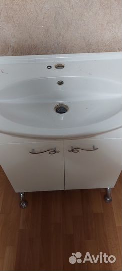 Тумба для ванной с раковиной бу