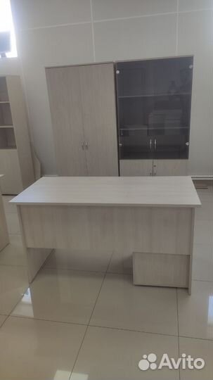 Комплект офисной мебели стол + шкафы