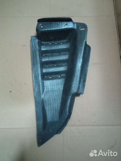 Renault Laguna 1 подкрылок