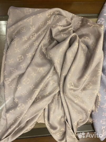 Шарфы и палантины LV