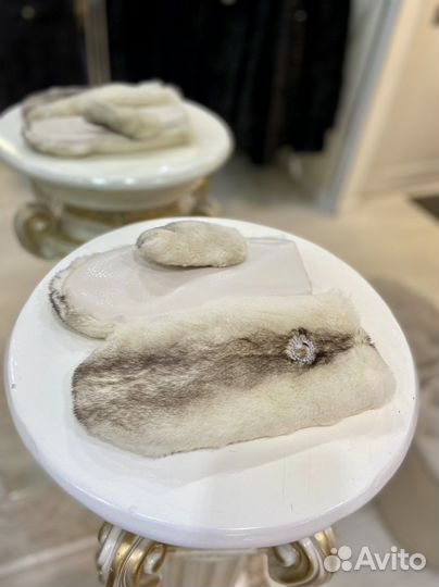 Норковые варежки новые