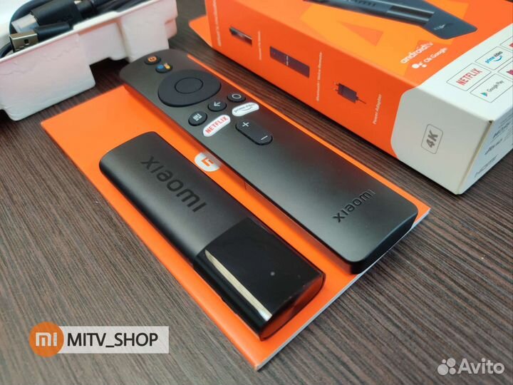 Приставка Xiaomi MI TV Stick 4K (3500 каналов)
