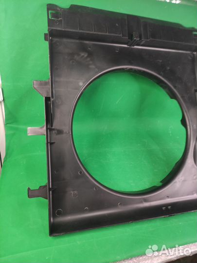 Диффузор радиатора Mercedes Sprinter 906