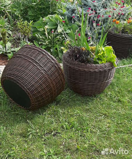 Кашпо из искусственного ротанга