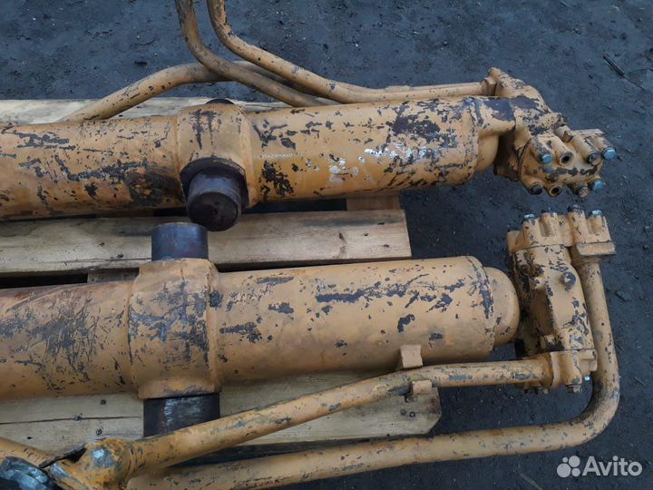 Гидроцилиндры Komatsu D355A