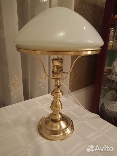 Антикварная настольная лампа